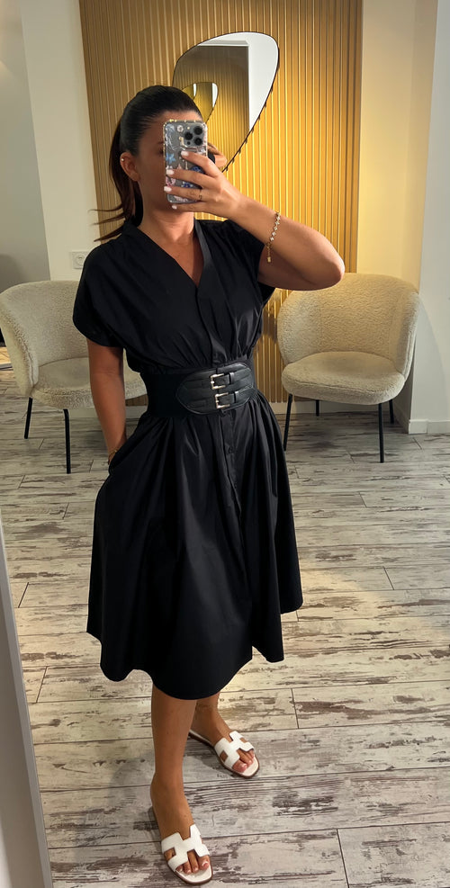 Robe noir avec ceinture