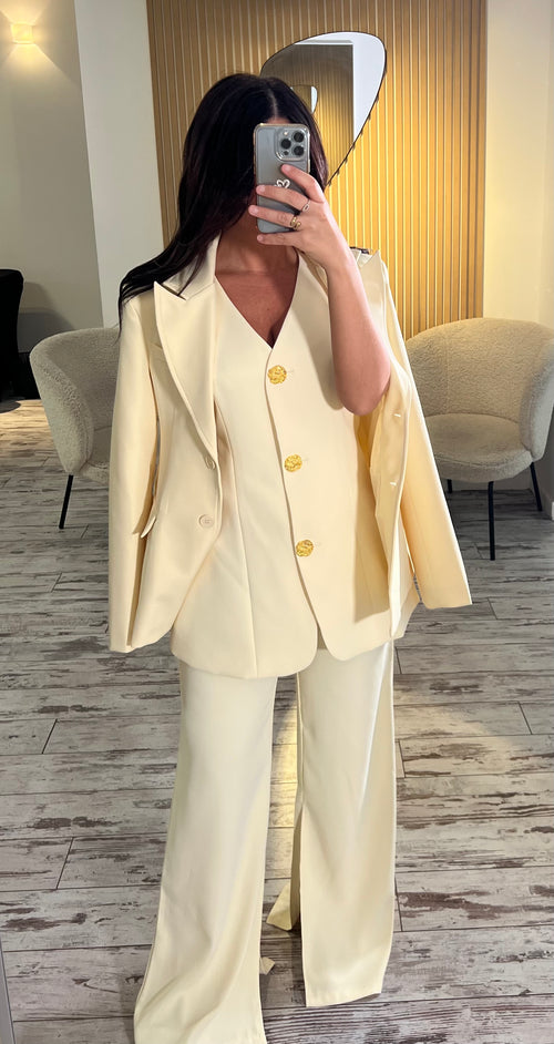Pantalon flare coupé sur le côté
