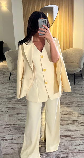 Pantalon flare coupé sur le côté
