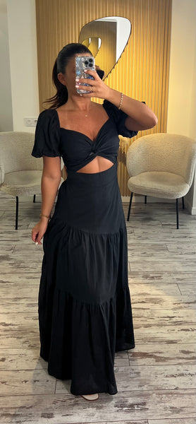 Longue robe à noeud noir