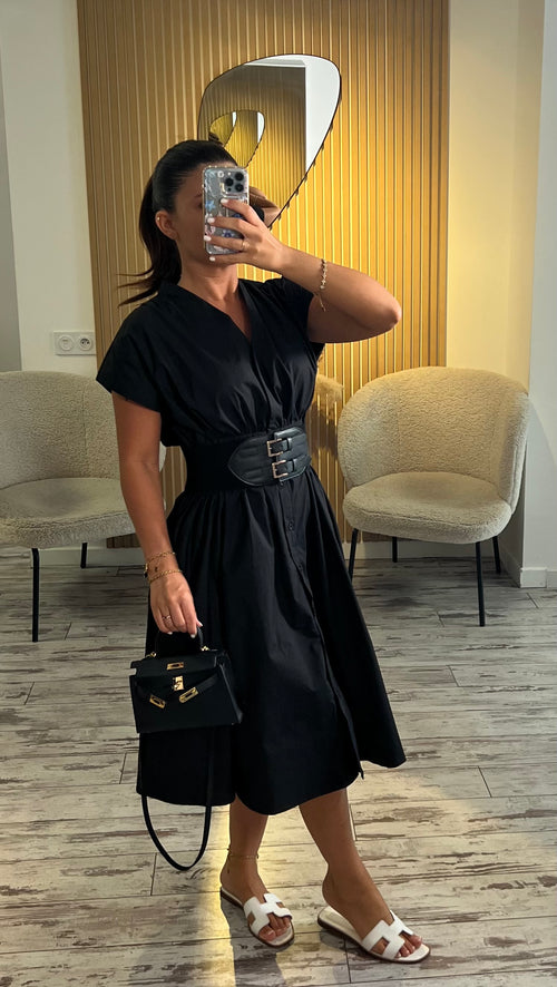 Robe noir avec ceinture