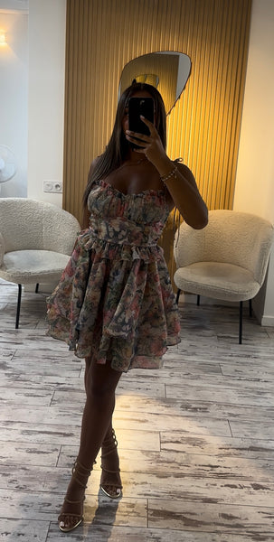 Robe laçage au dos