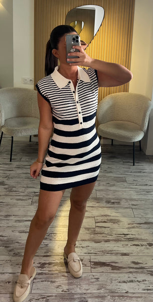 Robe à rayure bleue marine